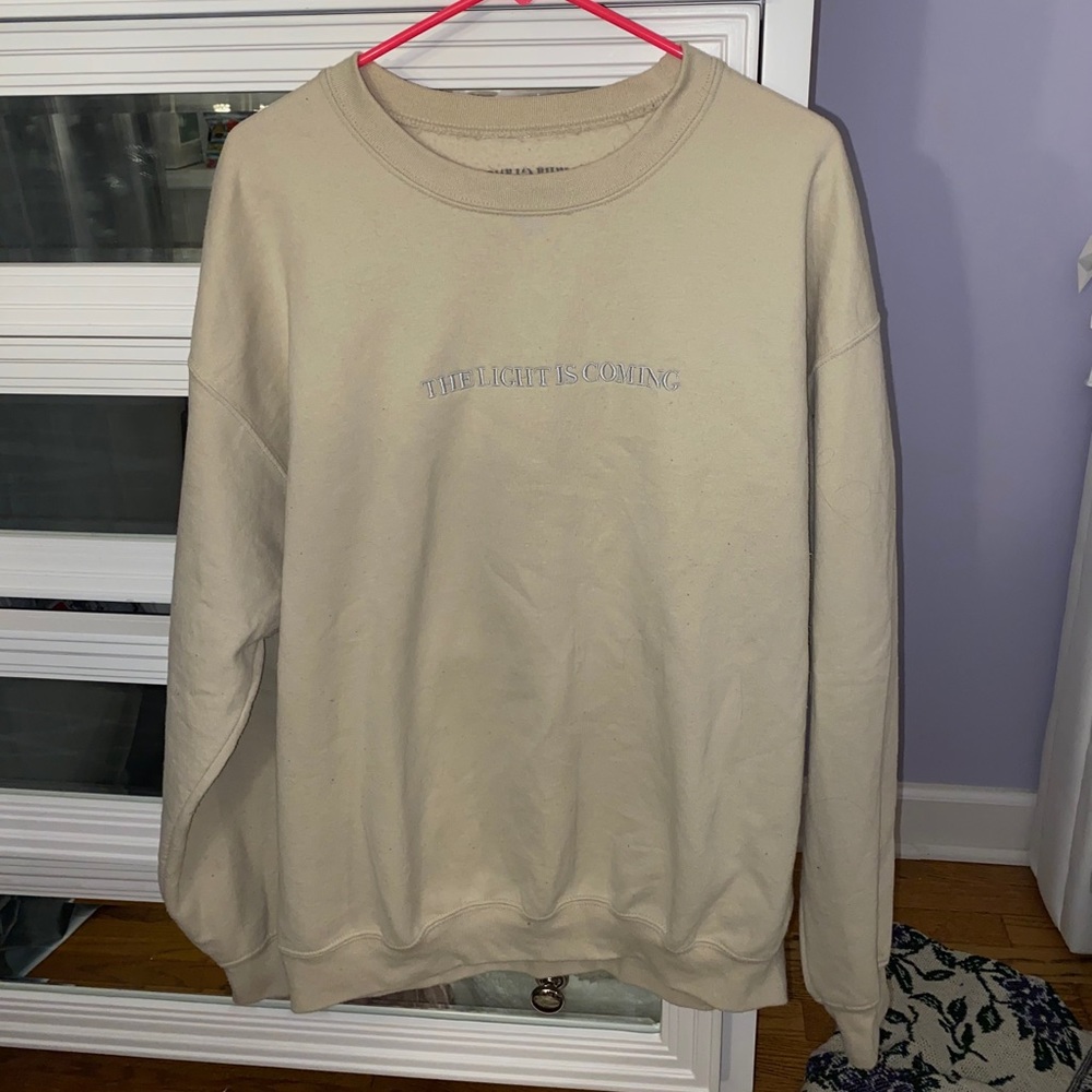 Ariana Grande Authentic Crewneck, Size L